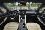 Lexus RC300h 2018 года (WW)